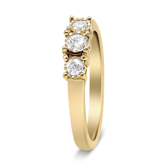 14K Yellow Gold Plated .925 Sterling Silver 1/4 Cttw Diamond 3 Stone Illusion Plate Ring (J - K Color, I1 - I2 Clarity) - Good Gifts, Gurl